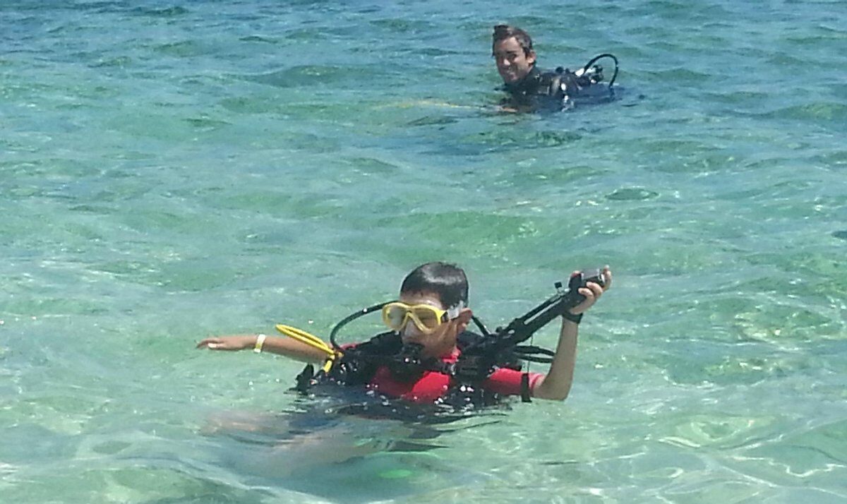 Junior diver enjoying a junior scuba diving experience in Varadero
