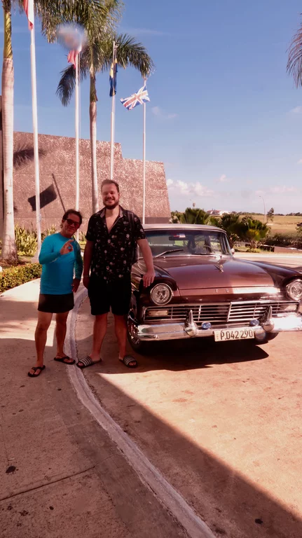 Private transfer vehicle dropped guest at the hotel Varadero Cuba