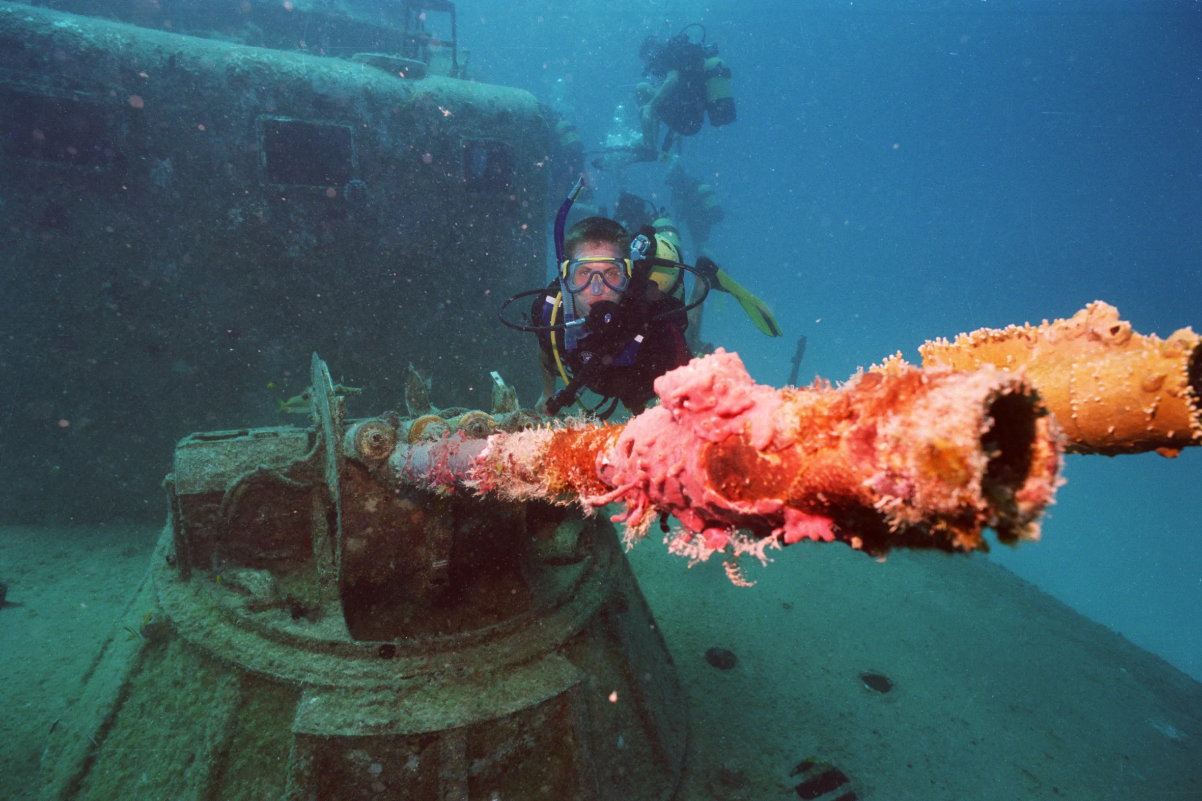 Diving above the BP-383 artificial ship wreck specialty deep diving imersion Advanced Open Water diver couse in Varadero, Cuba