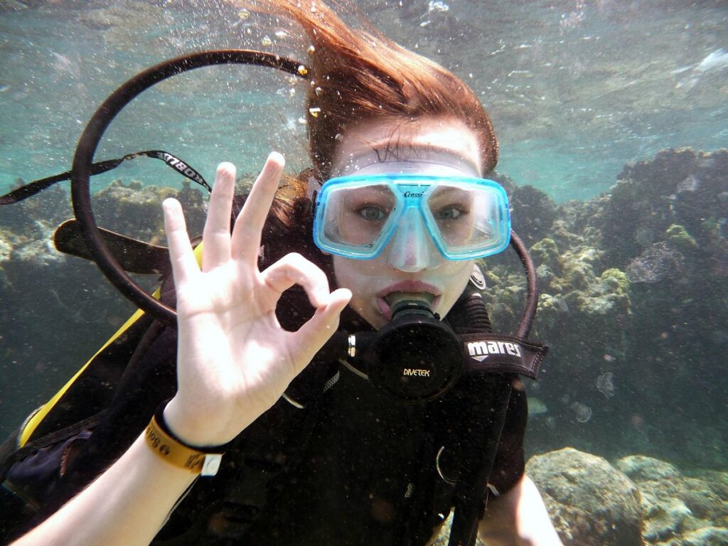 Open Water students practicing scuba diving skills in Varadero